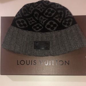 Louis Vuitton cashmere hat